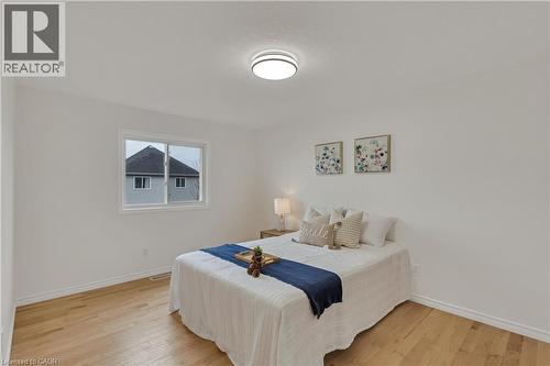 102 Iron Gate Street, Kitchener, ON - Indoor Photo Showing Bedroom