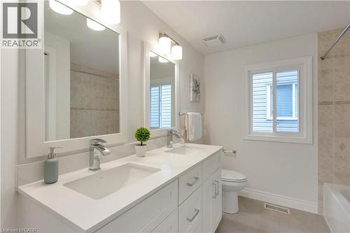 102 Iron Gate Street, Kitchener, ON - Indoor Photo Showing Bathroom