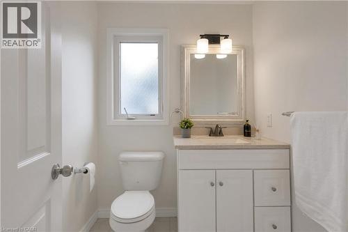 102 Iron Gate Street, Kitchener, ON - Indoor Photo Showing Bathroom