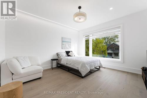 1081 Ogden Avenue, Mississauga, ON - Indoor Photo Showing Bedroom