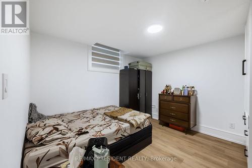 1081 Ogden Avenue, Mississauga, ON - Indoor Photo Showing Bedroom