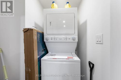 1081 Ogden Avenue, Mississauga, ON - Indoor Photo Showing Laundry Room