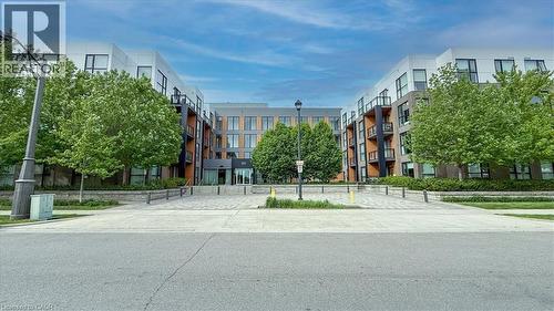 150 SABINA Drive Unit# 104  Oakville, ON L6H 0W3