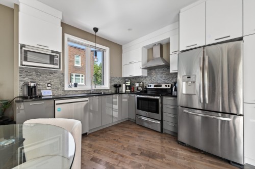 Cuisine - 101-1290 Rue Sherbrooke E., Montréal (Ville-Marie), QC - Indoor Photo Showing Kitchen With Upgraded Kitchen