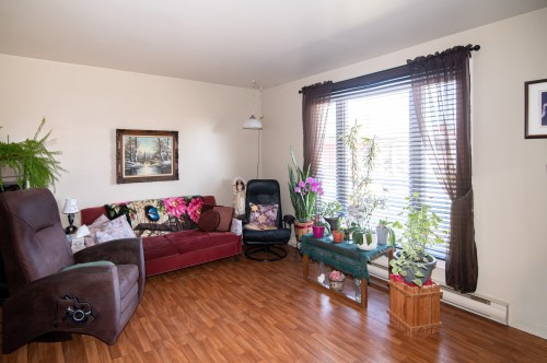 Logement - 649  - 651 Av. Langlais, Saint-Pascal, QC - Indoor Photo Showing Living Room