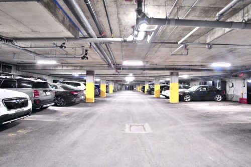 Garage - 325 Av. De La Belle-Dame, La Prairie, QC - Indoor Photo Showing Garage