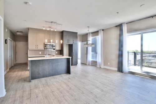 Salle à manger - 325 Av. De La Belle-Dame, La Prairie, QC - Indoor Photo Showing Kitchen