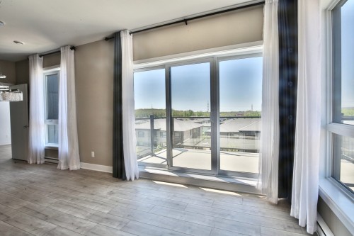 Salon - 325 Av. De La Belle-Dame, La Prairie, QC - Indoor Photo Showing Other Room