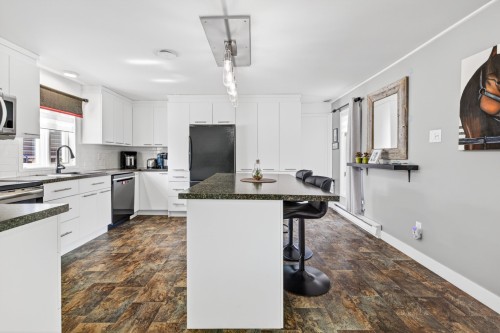 Cuisine - 28 7E Rue, Fossambault-Sur-Le-Lac, QC - Indoor Photo Showing Kitchen With Upgraded Kitchen