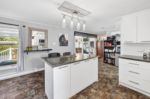Cuisine - 28 7E Rue, Fossambault-Sur-Le-Lac, QC - Indoor Photo Showing Kitchen