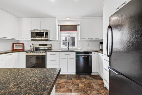 Cuisine - 28 7E Rue, Fossambault-Sur-Le-Lac, QC - Indoor Photo Showing Kitchen With Upgraded Kitchen