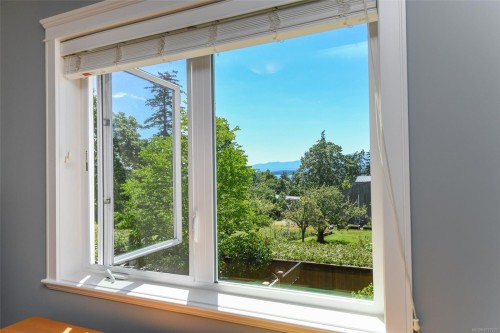 #1-2030 Wallace Ave, Comox, BC 