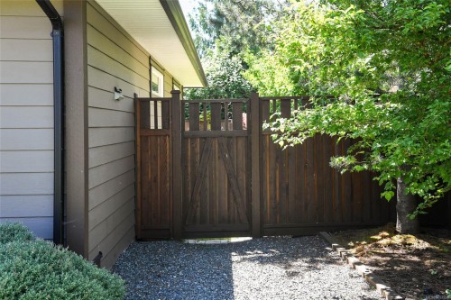 #1-2030 Wallace Ave, Comox, BC 