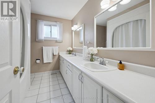 3521 Regal Road, Burlington, ON - Indoor Photo Showing Bathroom