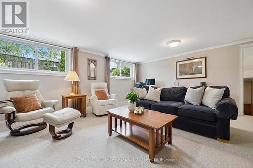 3521 Regal Road, Burlington, ON - Indoor Photo Showing Living Room