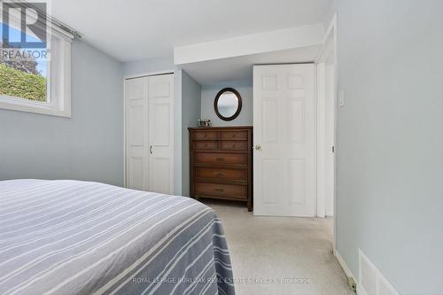 3521 Regal Road, Burlington, ON - Indoor Photo Showing Bedroom