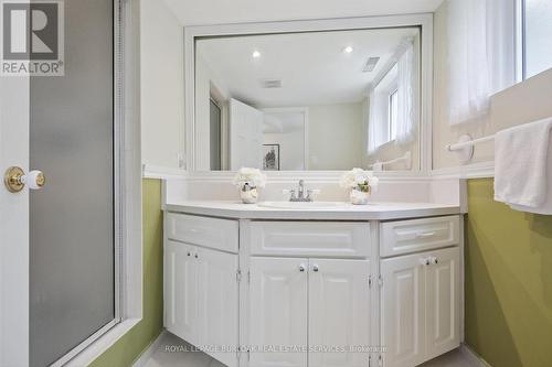 3521 Regal Road, Burlington, ON - Indoor Photo Showing Bathroom
