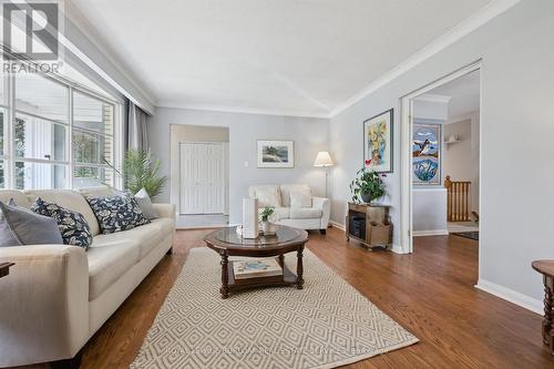 3521 Regal Road, Burlington, ON - Indoor Photo Showing Living Room