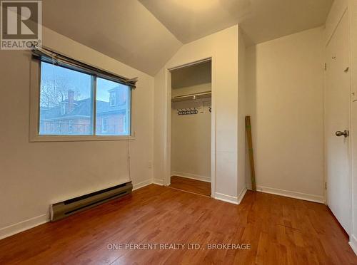 3 - 382 EARL STREET , Kingston (Central City East), Ontario K7L 2J5 4