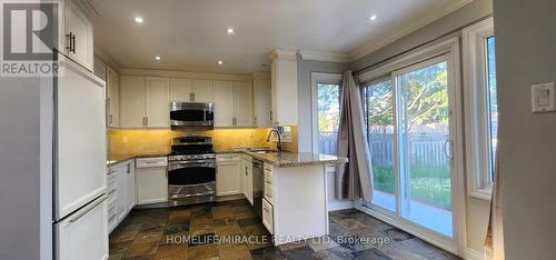 Kitchen with breakfast island - 264 Wright Crescent, Ajax, ON - Indoor Photo Showing Kitchen