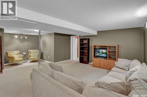 23 Hind Street, Regina, SK - Indoor