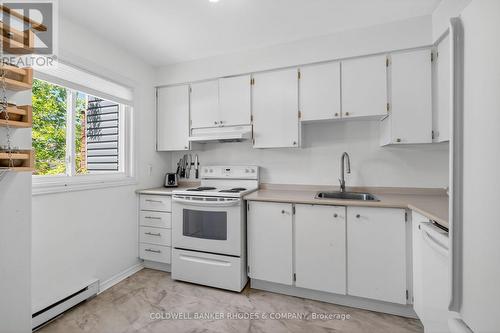 17 Pixley Private, Ottawa, ON - Indoor Photo Showing Kitchen