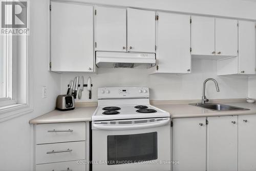 17 Pixley Private, Ottawa, ON - Indoor Photo Showing Kitchen