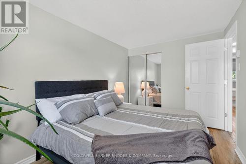 17 Pixley Private, Ottawa, ON - Indoor Photo Showing Bedroom