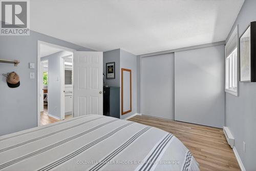 17 Pixley Private, Ottawa, ON - Indoor Photo Showing Bedroom