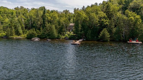 7405 Ch. du Lac-Pilon  Sainte-Adèle, QC J8B 1N9