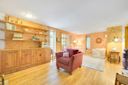 Salle familiale - 7405 Ch. Du Lac-Pilon, Sainte-Adèle, QC - Indoor Photo Showing Living Room