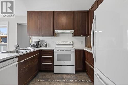 79 Dossetter Way, Ottawa, ON - Indoor Photo Showing Kitchen With Double Sink