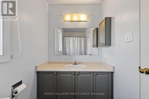 79 Dossetter Way, Ottawa, ON - Indoor Photo Showing Bathroom