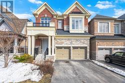 11 LOCKTON STREET  Whitby, ON L1P 0E1