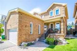 6517 Warbler Lane  Mississauga, ON L5N 6E1