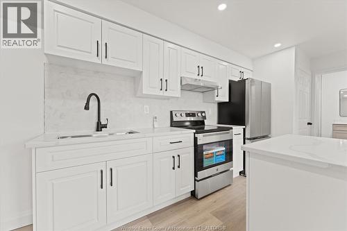 702 Pierre Unit# 1, Windsor, ON - Indoor Photo Showing Kitchen