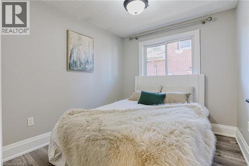 4 Colgate Court, Hamilton, ON - Indoor Photo Showing Bedroom
