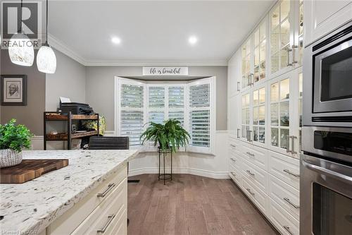 955 King Road Unit# 15, Burlington, ON - Indoor Photo Showing Kitchen With Upgraded Kitchen