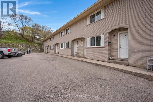 23 Glen Road, Cambridge, ON - Outdoor