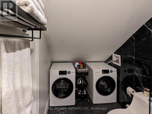 158 Hunter Street E, Hamilton, ON - Indoor Photo Showing Laundry Room