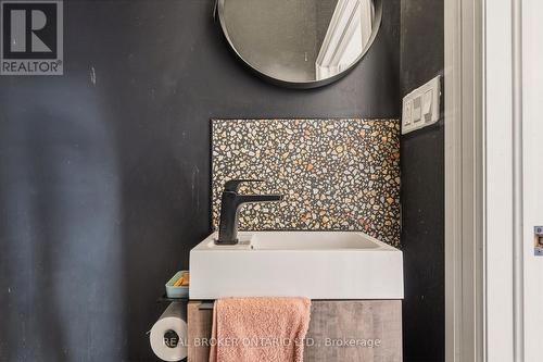 158 Hunter Street E, Hamilton, ON - Indoor Photo Showing Other Room