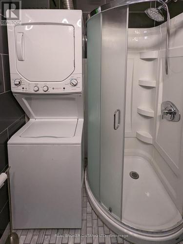 158 Hunter Street E, Hamilton, ON - Indoor Photo Showing Laundry Room