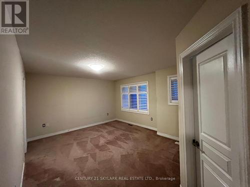 96 Charleswood Crescent, Hamilton, ON - Indoor Photo Showing Other Room