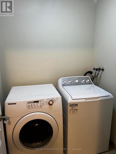 96 Charleswood Crescent, Hamilton, ON - Indoor Photo Showing Laundry Room