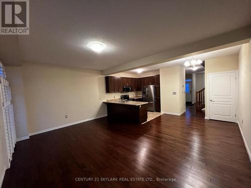 96 Charleswood Crescent, Hamilton, ON - Indoor Photo Showing Kitchen