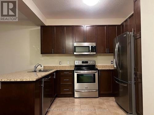 96 Charleswood Crescent, Hamilton, ON - Indoor Photo Showing Kitchen With Double Sink