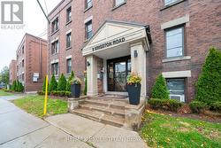 51 - 8 KINGSTON ROAD Toronto, ON M4L 2S4