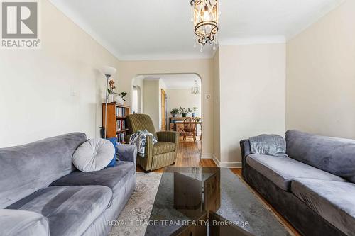 1272 Livingstone Avenue, Ottawa, ON - Indoor Photo Showing Living Room