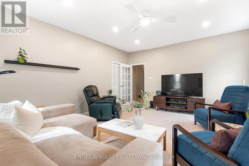 82 Second Avenue, Ottawa, ON - Indoor