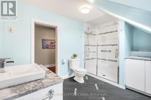 82 Second Avenue, Ottawa, ON - Indoor Photo Showing Bathroom